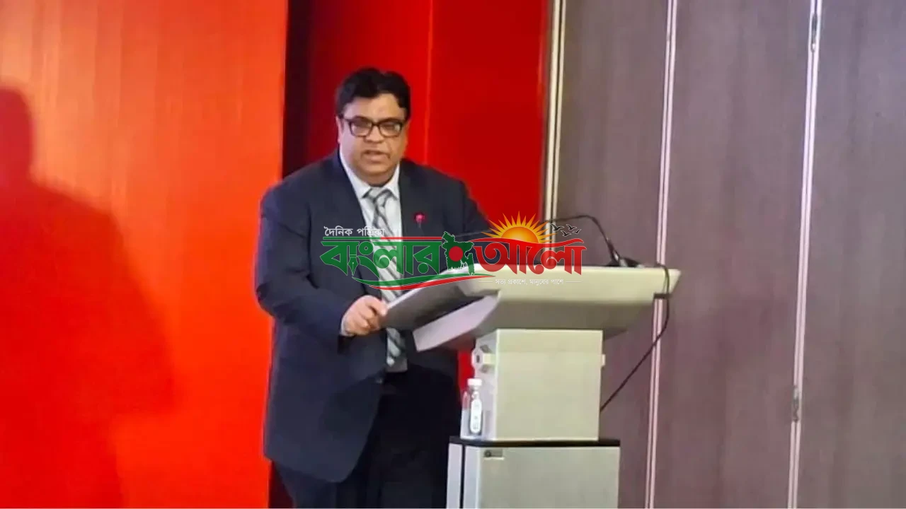 সরকার ডেটা-নির্ভর স্মার্টফোনের দাম ৫০ থেকে ৬০ ডলারে নামানোর উদ্যোগ নিয়েছে